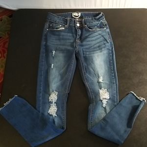 Ankel distressed jeans